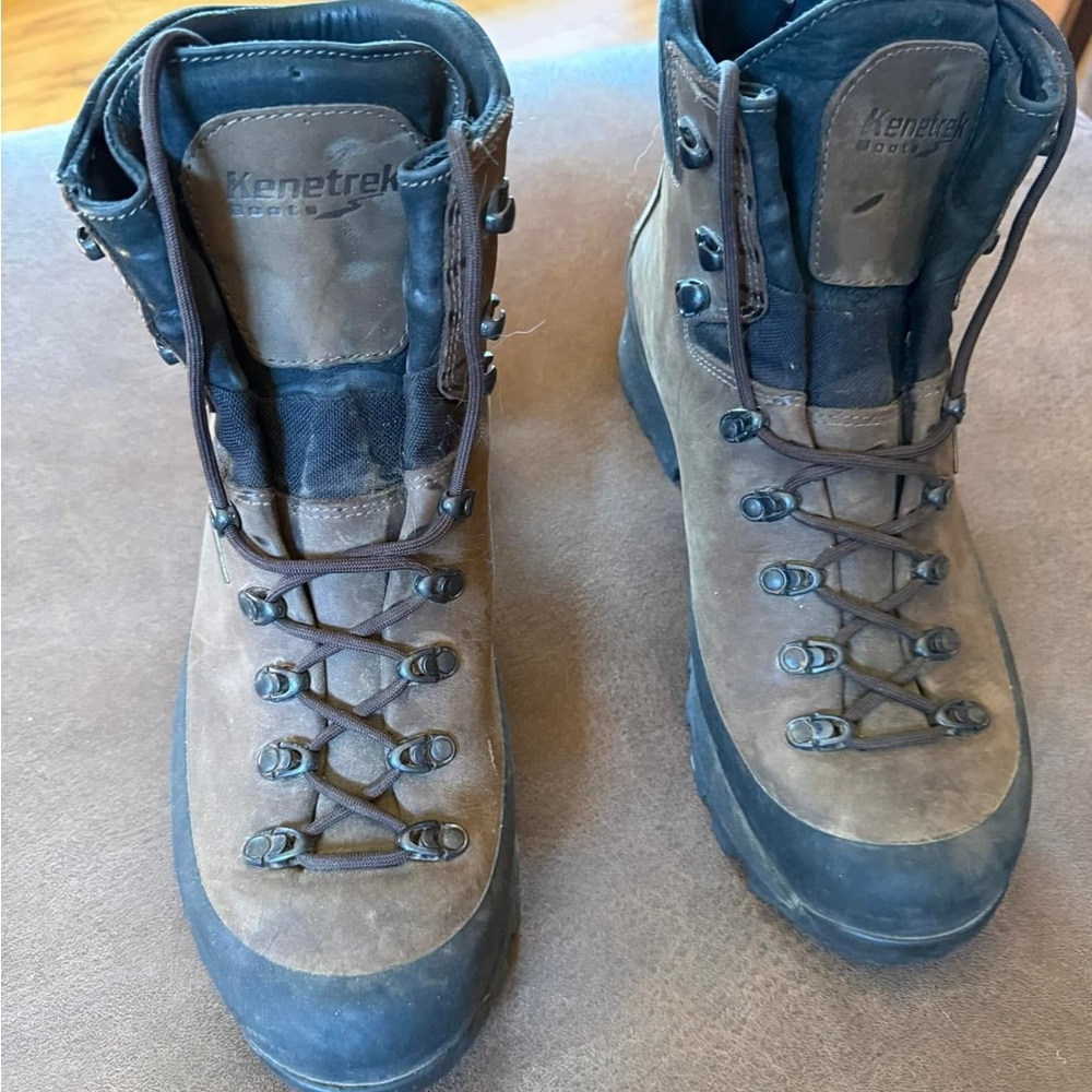 Kenetrek Men's Brown Leather Hiking Boots — Rugged All-Terrain Support
